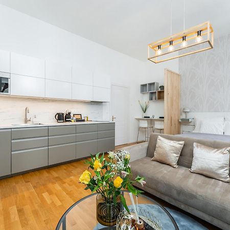 Anytime Holiday- Muzeum Apartments Prague Ngoại thất bức ảnh